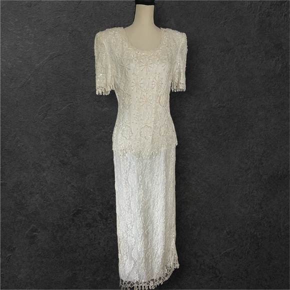 Stunning Scala Floral Pearl Beaded Full Length Scalloped Wedding/Evening Gown.SZ - Picture 1 of 13